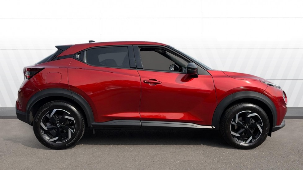 Nissan Juke 1.0 DiG-T 114 N-Connecta 5dr DCT Petrol Hatchback - Image 5