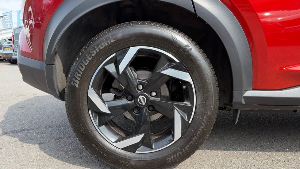 Nissan Juke 1.0 DiG-T 114 N-Connecta 5dr DCT Petrol Hatchback - Image 7