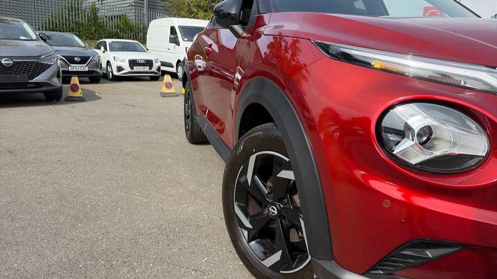Nissan Juke 1.0 DiG-T 114 N-Connecta 5dr DCT Petrol Hatchback - Image 8
