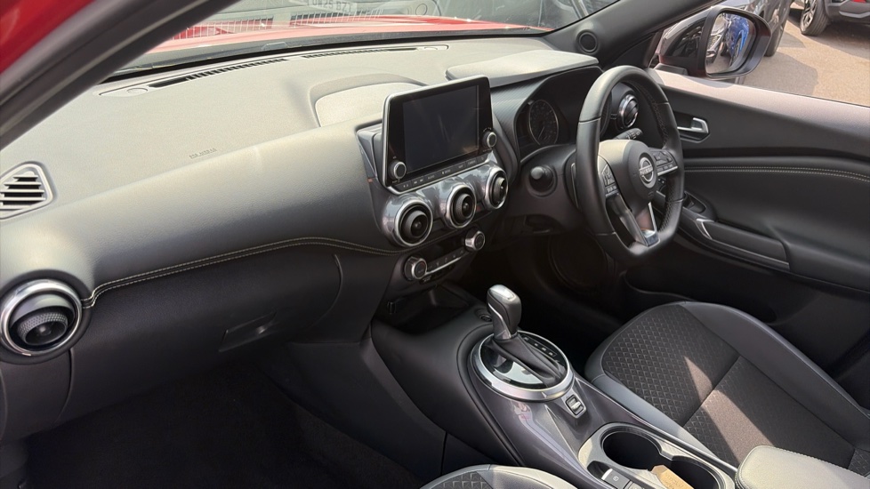 Nissan Juke 1.0 DiG-T 114 N-Connecta 5dr DCT Petrol Hatchback - Image 9