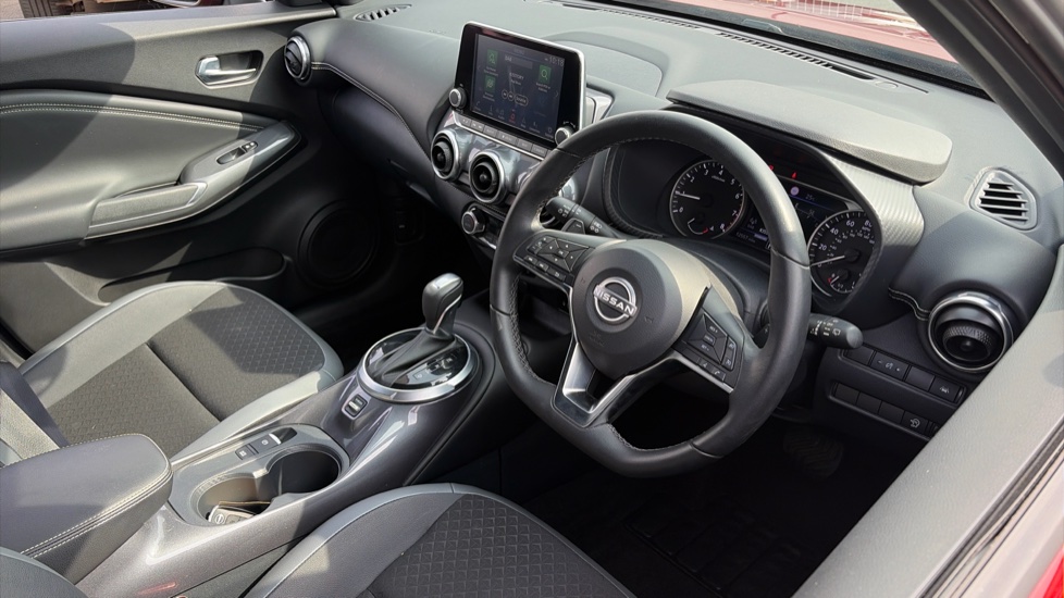 Nissan Juke 1.0 DiG-T 114 N-Connecta 5dr DCT Petrol Hatchback - Image 11