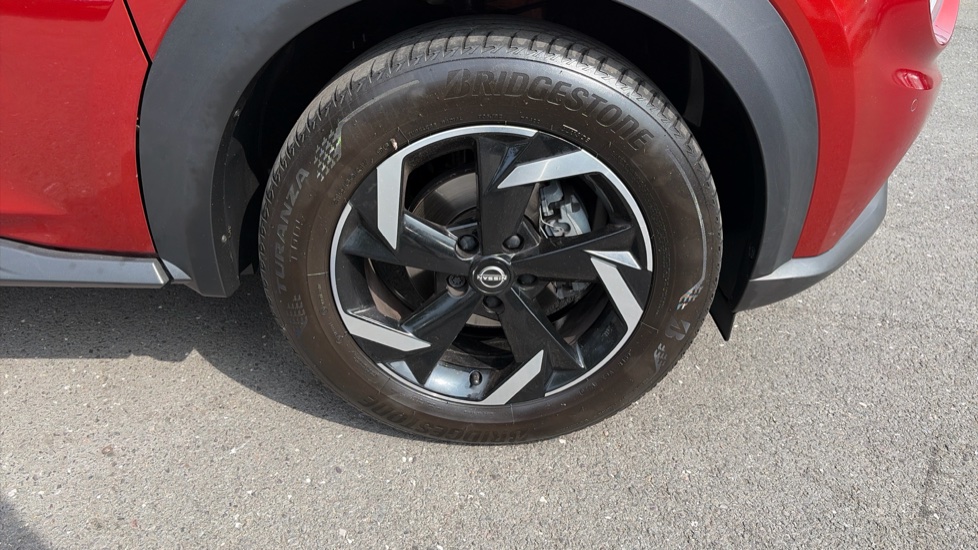 Nissan Juke 1.0 DiG-T 114 N-Connecta 5dr DCT Petrol Hatchback - Image 21