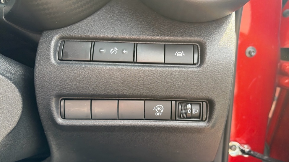 Nissan Juke 1.0 DiG-T 114 N-Connecta 5dr DCT Petrol Hatchback - Image 24