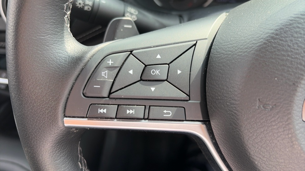 Nissan Juke 1.0 DiG-T 114 N-Connecta 5dr DCT Petrol Hatchback - Image 29