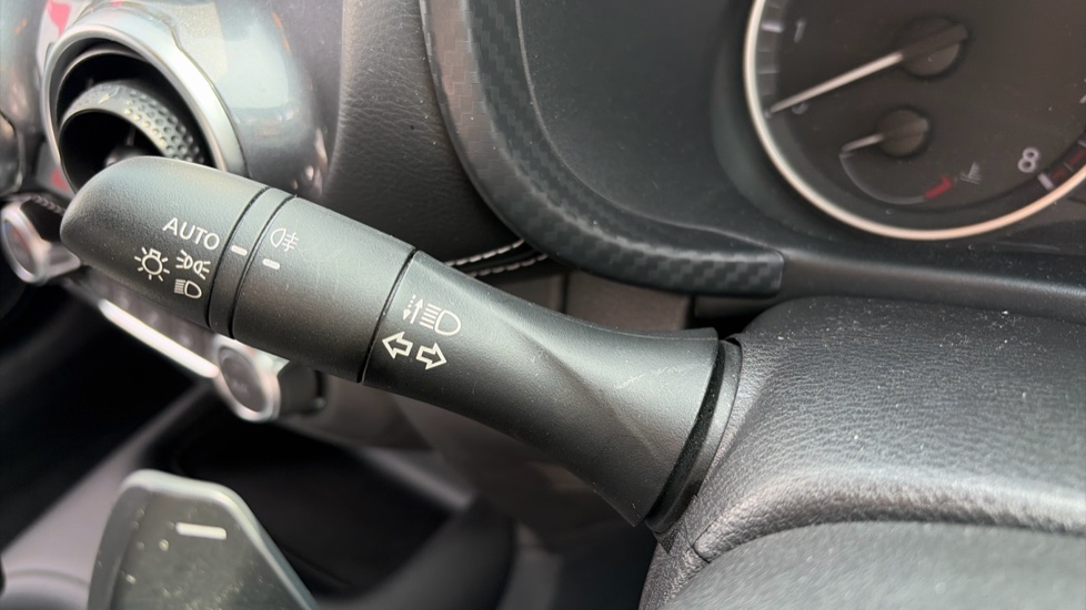 Nissan Juke 1.0 DiG-T 114 N-Connecta 5dr DCT Petrol Hatchback - Image 31