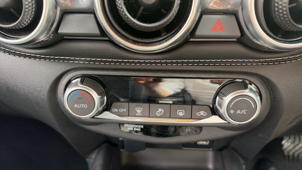 Nissan Juke 1.0 DiG-T 114 N-Connecta 5dr DCT Petrol Hatchback - Image 33