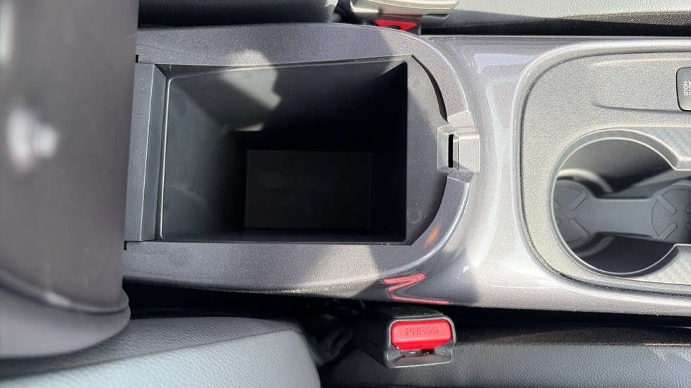 Nissan Juke 1.0 DiG-T 114 N-Connecta 5dr DCT Petrol Hatchback - Image 40
