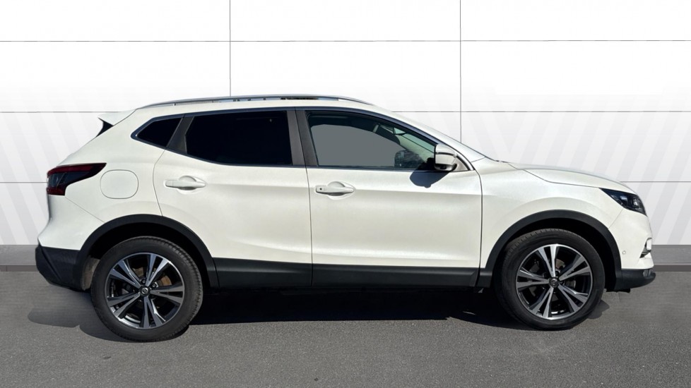 Nissan Qashqai 1.5 dCi 115 N-Connecta 5dr Diesel Hatchback - Image 5