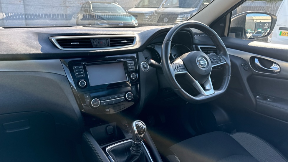 Nissan Qashqai 1.5 dCi 115 N-Connecta 5dr Diesel Hatchback - Image 9