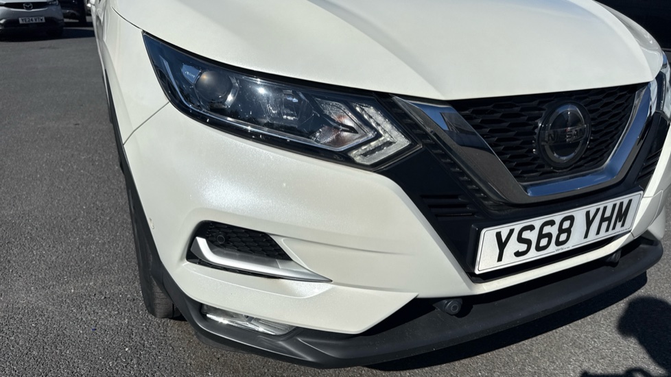 Nissan Qashqai 1.5 dCi 115 N-Connecta 5dr Diesel Hatchback - Image 21