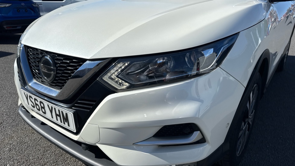 Nissan Qashqai 1.5 dCi 115 N-Connecta 5dr Diesel Hatchback - Image 24