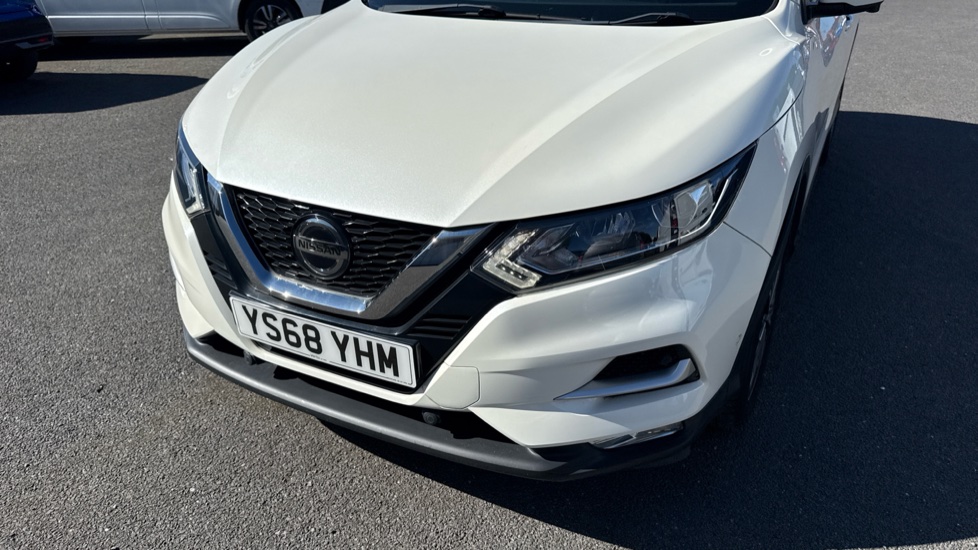 Nissan Qashqai 1.5 dCi 115 N-Connecta 5dr Diesel Hatchback - Image 25