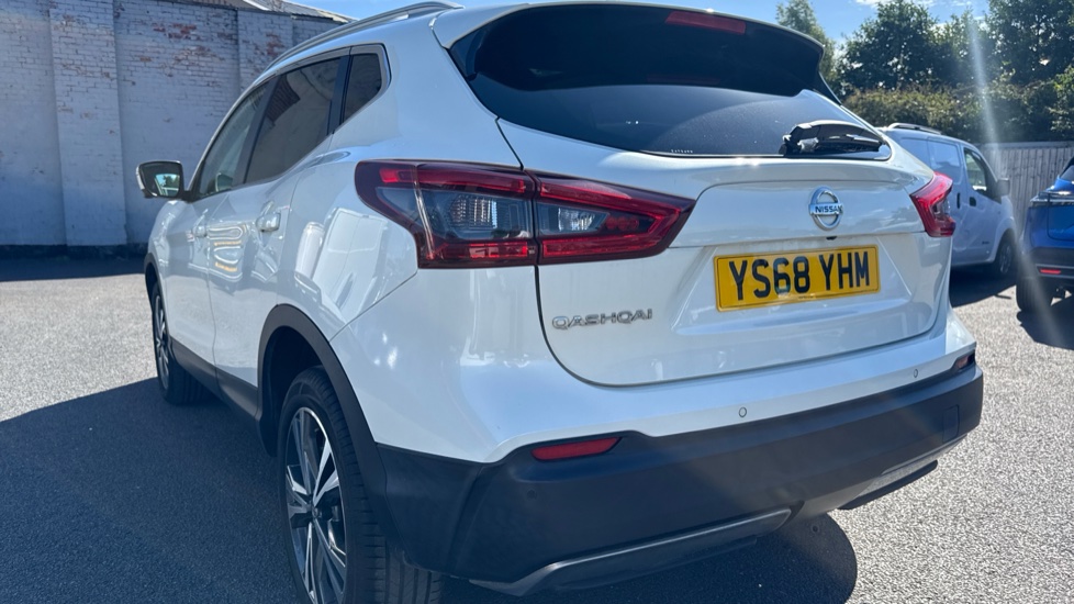 Nissan Qashqai 1.5 dCi 115 N-Connecta 5dr Diesel Hatchback - Image 27