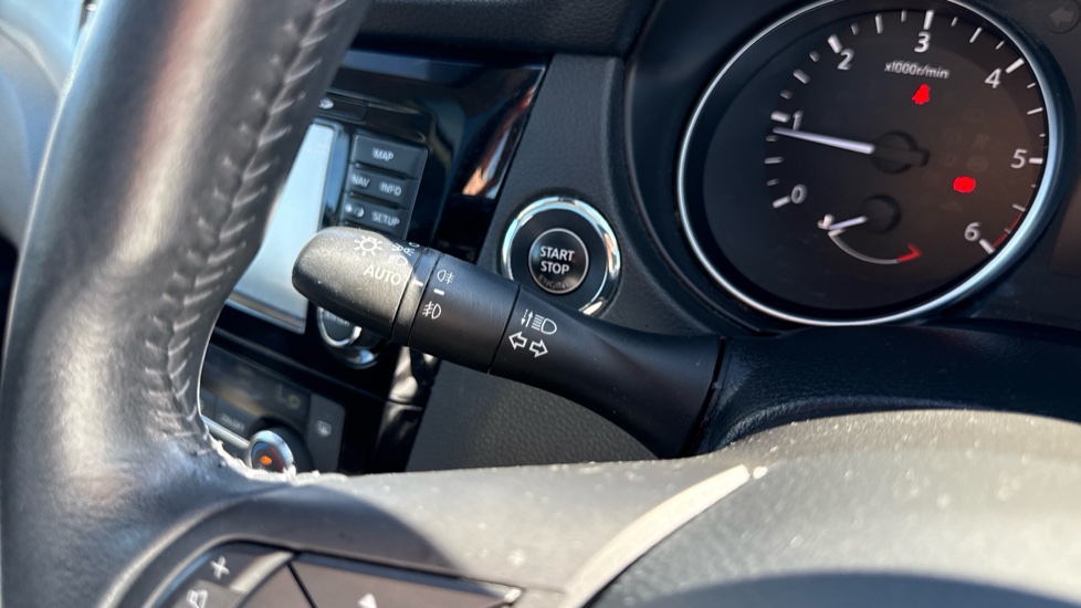 Nissan Qashqai 1.5 dCi 115 N-Connecta 5dr Diesel Hatchback - Image 40