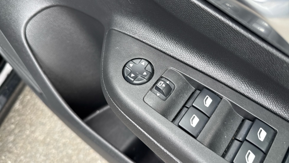 Vauxhall Corsa 1.2 Elite Edition 5dr Petrol Hatchback - Image 33