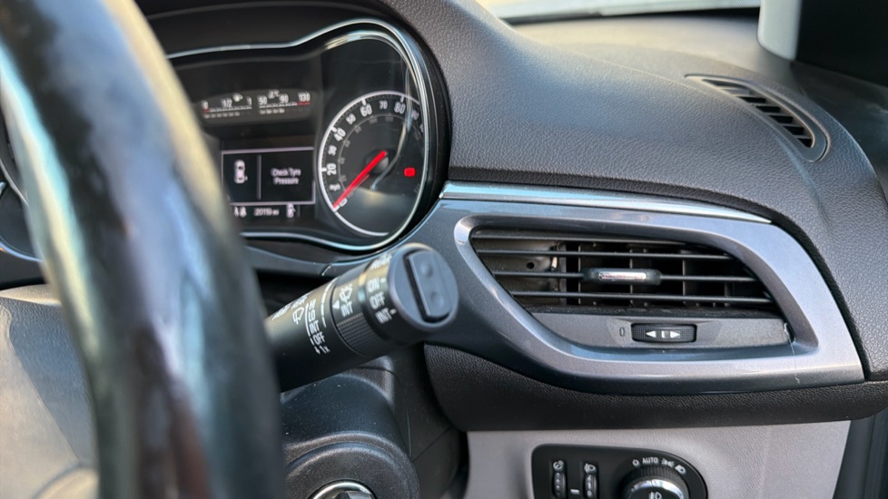 Vauxhall Corsa 1.4 ecoFLEX SE 5dr Petrol Hatchback - Image 28