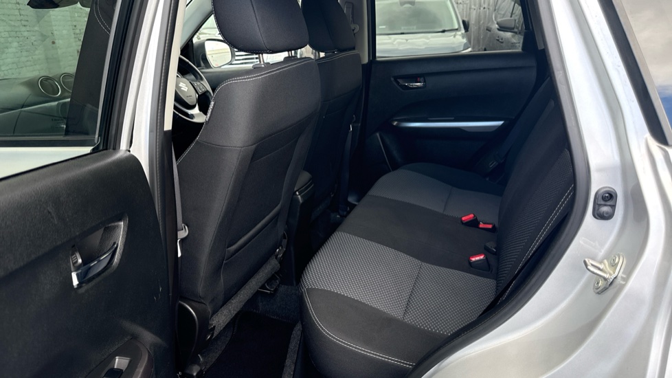 Suzuki Vitara 1.4 Boosterjet 48V Hybrid SZ-T 5dr Petrol Estate - Image 16