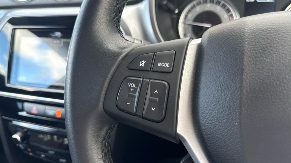 Suzuki Vitara 1.4 Boosterjet 48V Hybrid SZ-T 5dr Petrol Estate - Image 24