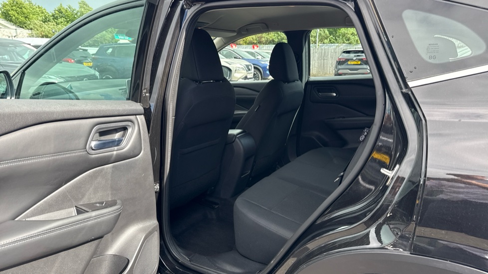 Nissan Qashqai 1.5 E-Power Acenta Premium 5dr Auto Hybrid Hatchback - Image 16
