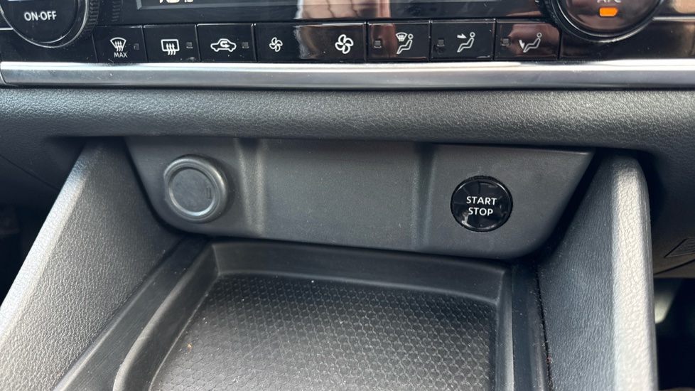 Nissan Qashqai 1.5 E-Power Acenta Premium 5dr Auto Hybrid Hatchback - Image 23