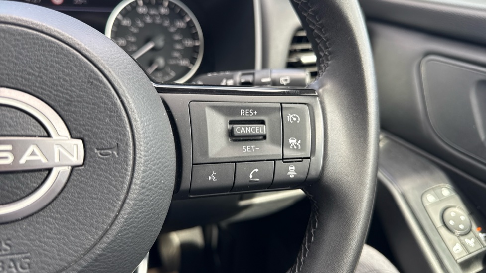 Nissan Qashqai 1.5 E-Power Acenta Premium 5dr Auto Hybrid Hatchback - Image 27