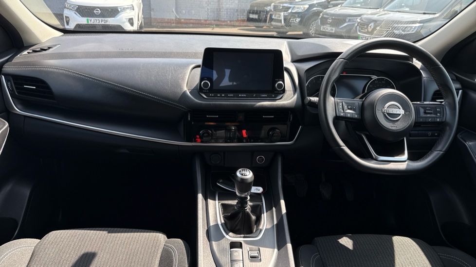 Nissan Qashqai 1.3 DiG-T MH Acenta Premium 5dr Petrol Hatchback - Image 10