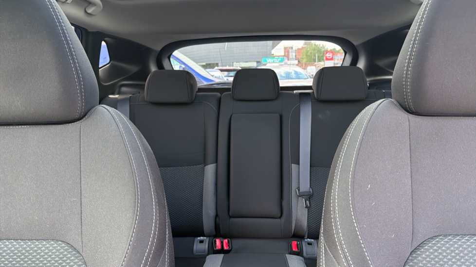 Nissan Qashqai 1.3 DiG-T 160 [157] N-Connecta 5dr DCT Glass Roof Petrol Hatchback - Image 15