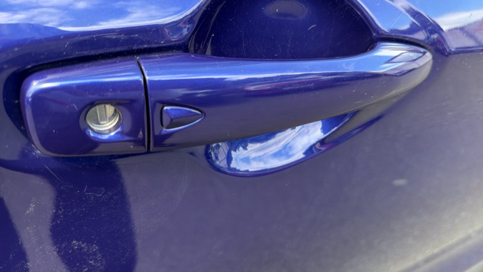 Nissan Qashqai 1.3 DiG-T 160 [157] N-Connecta 5dr DCT Glass Roof Petrol Hatchback - Image 43