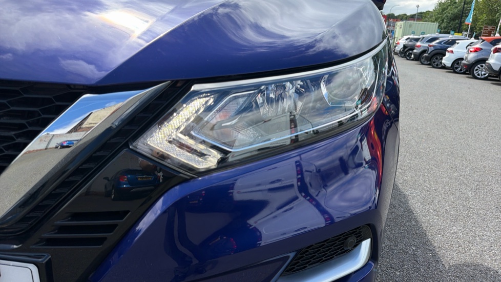 Nissan Qashqai 1.3 DiG-T 160 [157] N-Connecta 5dr DCT Glass Roof Petrol Hatchback - Image 47