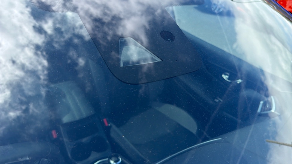Nissan Qashqai 1.3 DiG-T 160 [157] N-Connecta 5dr DCT Glass Roof Petrol Hatchback - Image 48