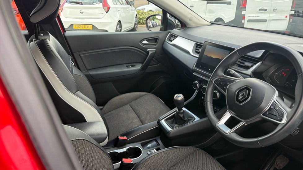 Renault Captur 1.0 TCE 90 Techno 5dr Petrol Hatchback - Image 14