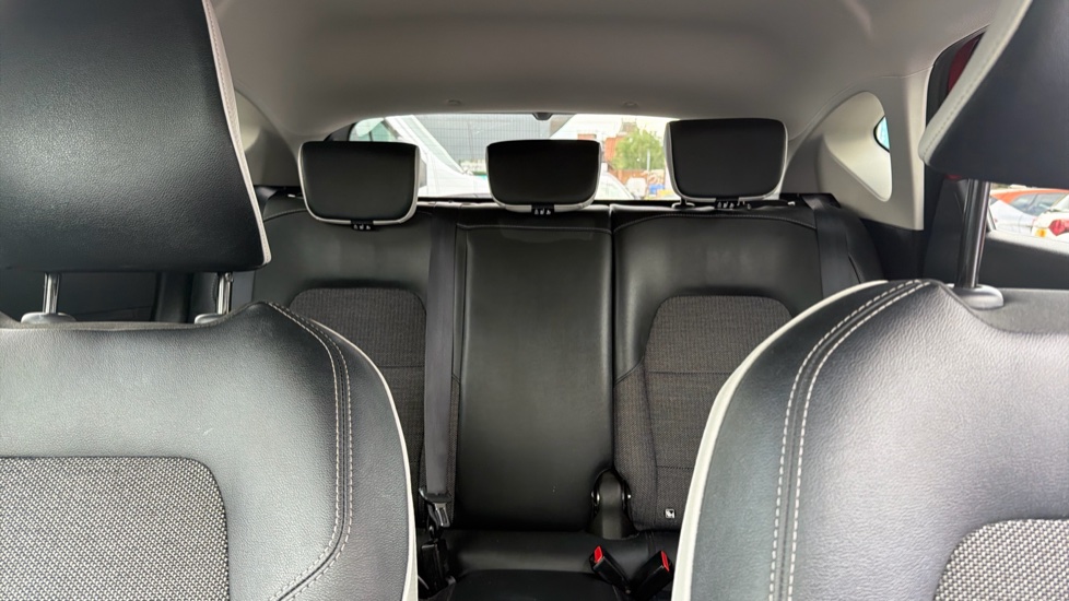 Renault Captur 1.0 TCE 90 Techno 5dr Petrol Hatchback - Image 15