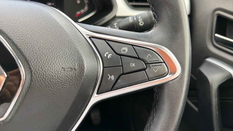 Renault Captur 1.0 TCE 90 Techno 5dr Petrol Hatchback - Image 23