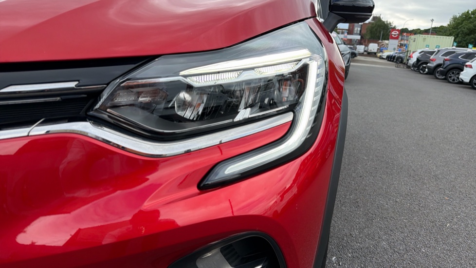 Renault Captur 1.0 TCE 90 Techno 5dr Petrol Hatchback - Image 32