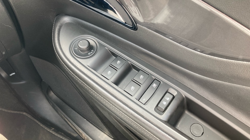 Vauxhall Mokka X 1.4T ecoTEC Elite Nav 5dr Petrol Hatchback - Image 30