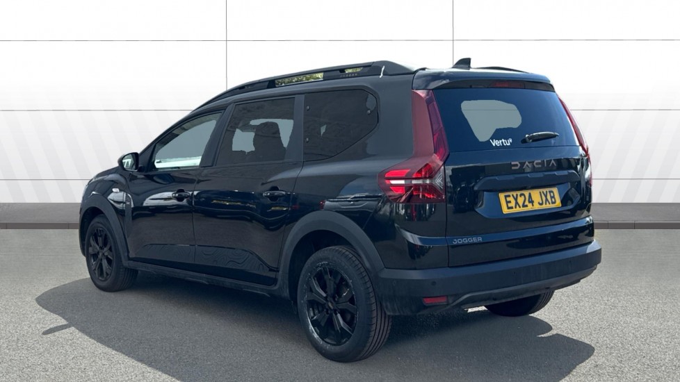 Dacia Jogger 1.0 TCe Extreme 5dr Petrol Estate - Image 2