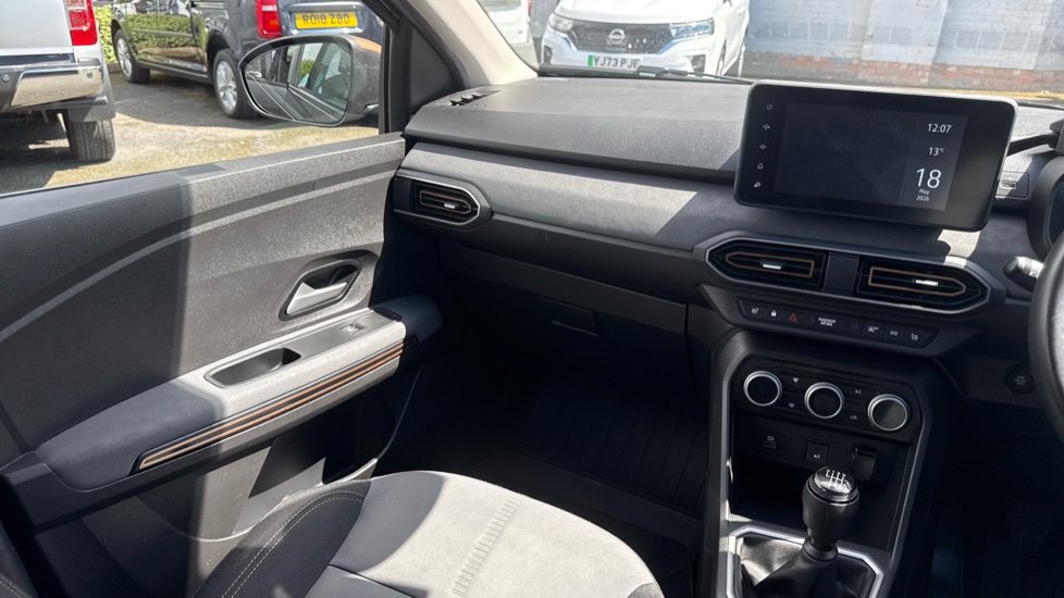 Dacia Jogger 1.0 TCe Extreme 5dr Petrol Estate - Image 14