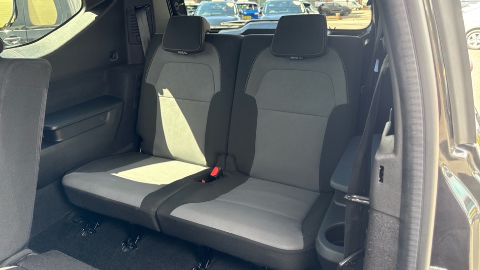 Dacia Jogger 1.0 TCe Extreme 5dr Petrol Estate - Image 21