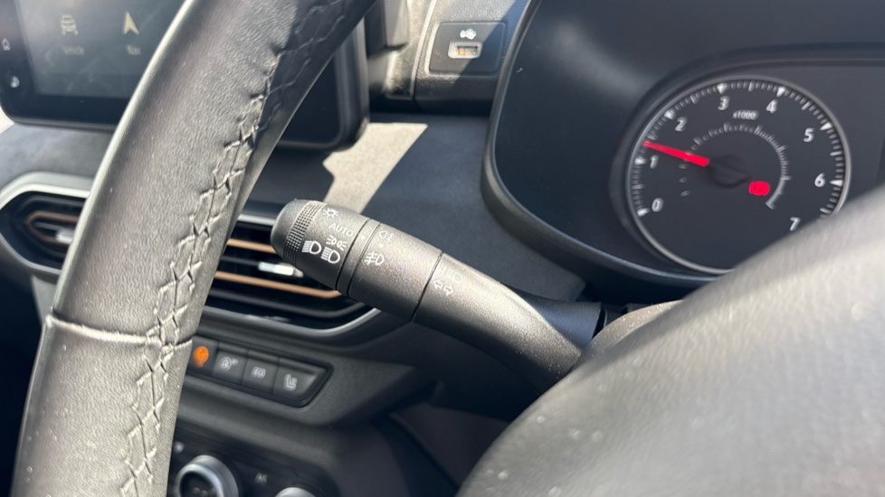 Dacia Jogger 1.0 TCe Extreme 5dr Petrol Estate - Image 26