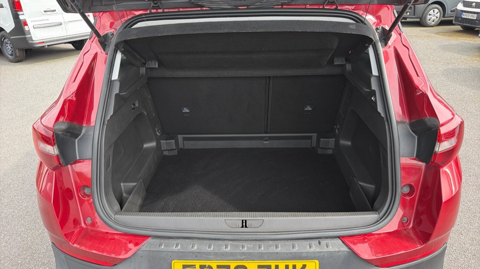 Vauxhall Grandland X 1.2 Turbo SE Premium 5dr Petrol Hatchback - Image 4