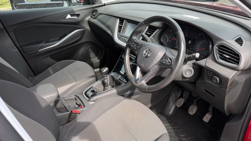 Vauxhall Grandland X 1.2 Turbo SE Premium 5dr Petrol Hatchback - Image 11