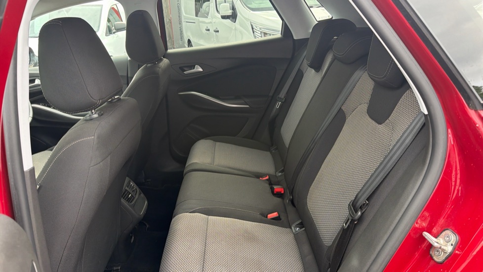 Vauxhall Grandland X 1.2 Turbo SE Premium 5dr Petrol Hatchback - Image 16