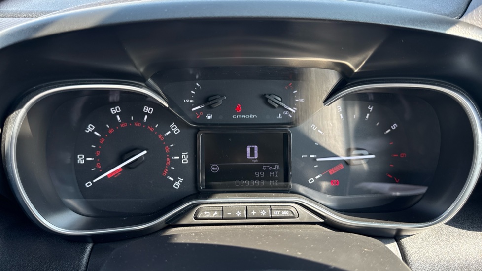Citroen C3 Aircross 1.2 PureTech 110 Flair 5dr [6 speed] Petrol Hatchback - Image 18