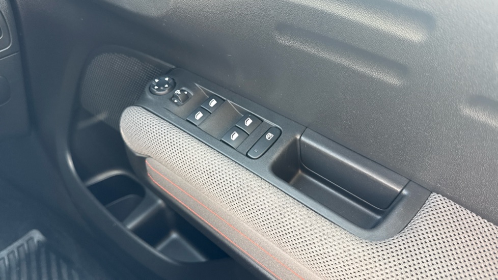 Citroen C3 Aircross 1.2 PureTech 110 Flair 5dr [6 speed] Petrol Hatchback - Image 34