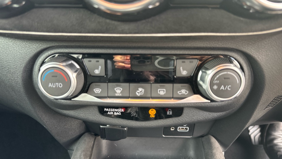 Nissan Juke 1.0 DiG-T Tekna+ 5dr DCT Petrol Hatchback - Image 21