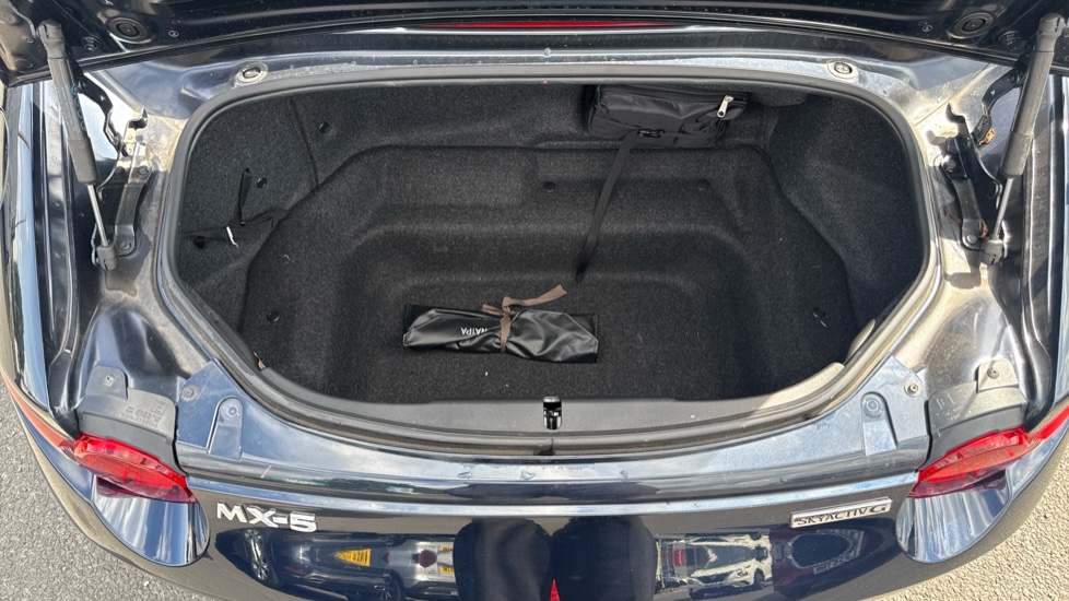 Mazda MX-5 1.5 [132] Kizuna 2dr Petrol Convertible - Image 4
