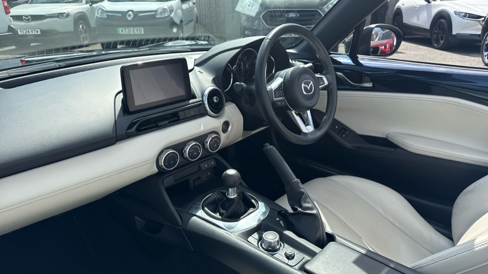 Mazda MX-5 1.5 [132] Kizuna 2dr Petrol Convertible - Image 9