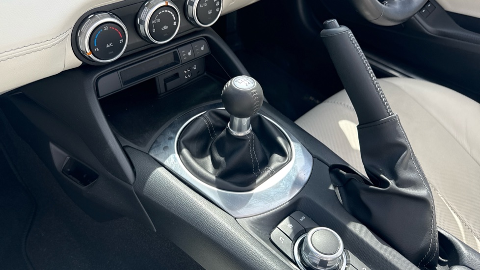 Mazda MX-5 1.5 [132] Kizuna 2dr Petrol Convertible - Image 13