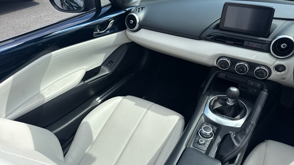 Mazda MX-5 1.5 [132] Kizuna 2dr Petrol Convertible - Image 14