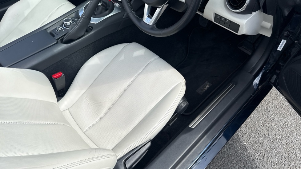 Mazda MX-5 1.5 [132] Kizuna 2dr Petrol Convertible - Image 34
